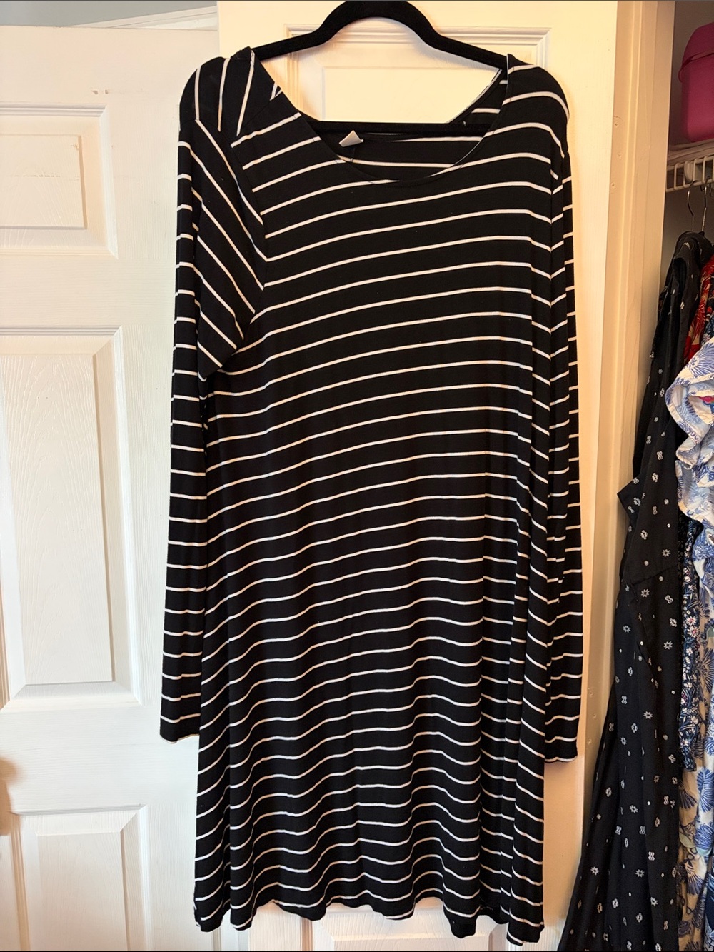 Old Navy XL Black and White Striped Long Sleeve Dress